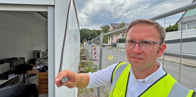 Das fünfpolige Starkstromkabel durchtrennt. Bauleiter Daniel Lögering bereiten zunehmender Vandalismus und Diebstahl Sorgen. Im Wiederholungsfall könnte der Baufortschritt leiden.