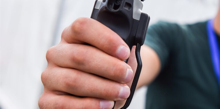 Der mutmaßliche Täter setzte Reizgas ein.