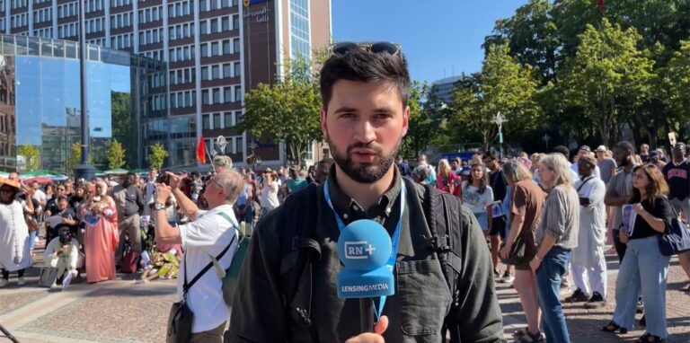 Zu einer Kundgebung für den erschossenen Mouhamed D. kamen am Freitag (12.8.) Hunderte auf den Friedensplatz. RN-Reporter Lukas Wittland hat von vor Ort berichtet.