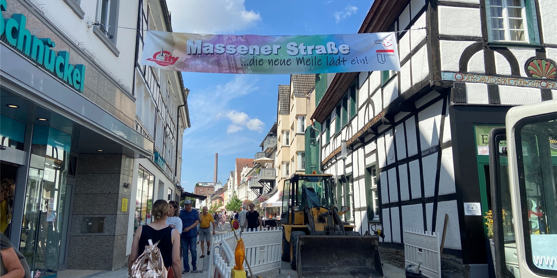 Die Massener Straße wird am Wochenende offiziell eröffnet. Derweil läuft die Sanierung der Innenstadt weiter.