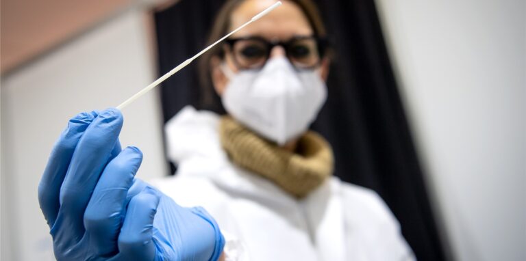 Die Gesundheitsbehörde des Kreises Unna erfasst seit einiger Zeit nur noch positive PCR-Test-Ergebnisse.