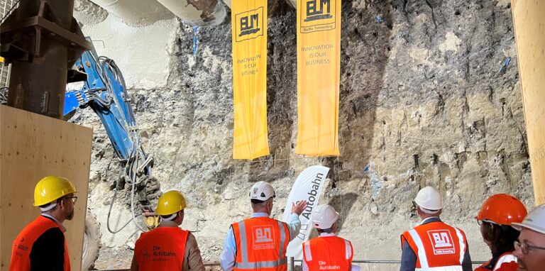 Der Durchstich des neuen Tunnels unter dem Kreuz Herne wurde mit Spannung erwartet.