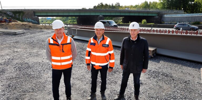 Die Brücke der Hammer Straße über die A2 wird am kommenden Wochenende abgerissen – hier ein früher Ortstermin an der Brückenbaustelle.