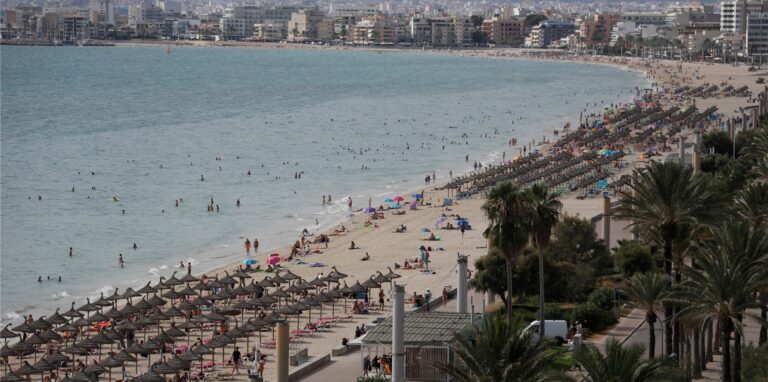 Der Strand von El Arenal auf Mallorca.