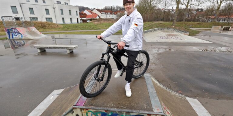 Für MTB-Profi Erik Fedko hat die Sportlerkarriere auf dem Mountainbike im Skaterpark Fröndenberg begonnen. Mittlerweile lebt er davon, mit dem Rad über massive Rampen zu springen und dabei Tricks zu zeigen.