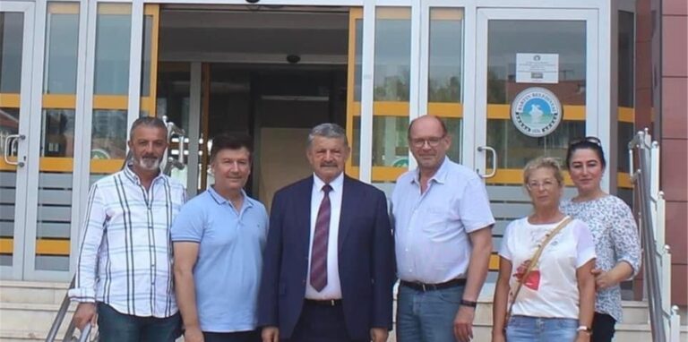 Rainer Schmeltzer (4.v.l.) besuchte die türkische Stadt Bartin, die seit 2011 zu den Partnerstädten Lünens gehört.
