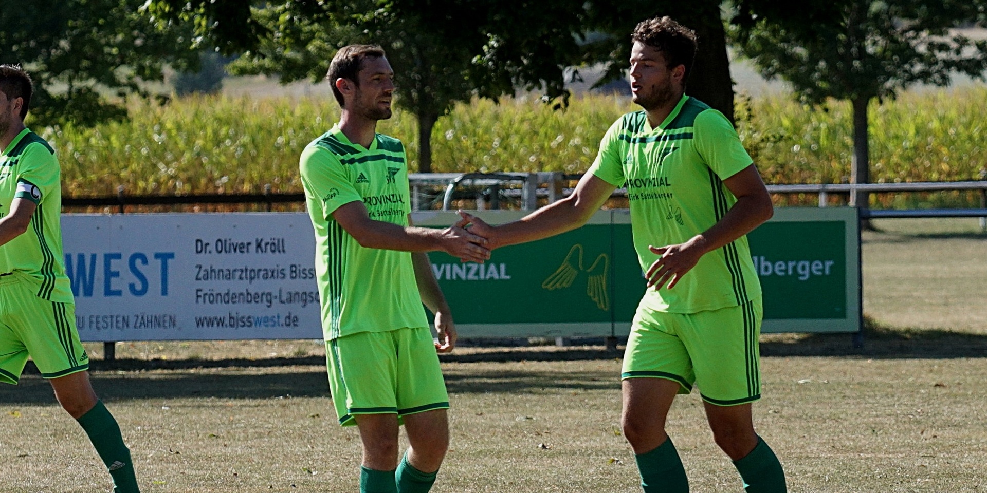 Für den SV Bausenhagen traf Robin Erdmann (r.) doppelt und wurde zum Spieler des Spieltages gekürt.