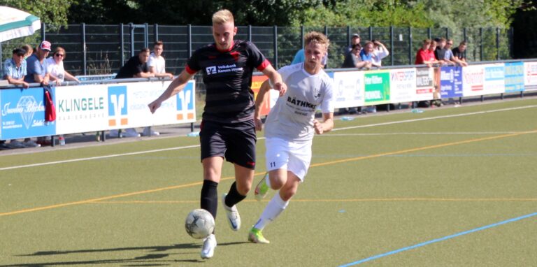 Nico Holtmann (l.) und der Werner SC sind weiterhin punktlos.