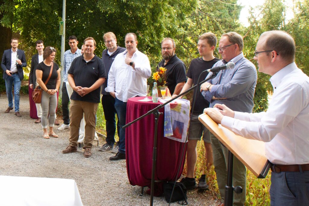 Dr. Ansgar Bornhoff (rechts) begrüßte die Gäste zu der Vorstellung des Projektes „WBG/R goes Amphitheater“. Dr. Ansgar Bornhoff (rechts) begrüßte die Gäste zu der Vorstellung des Projektes „WBG/R goes Amphitheater“.