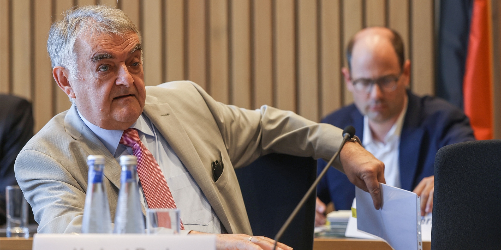 NRW-Innenminister Herbert Reul (CDU) nahm bei der Sitzung des Innenausschusses auch Stellung zu den tödlichen Polizeischüssen in Dortmund.
