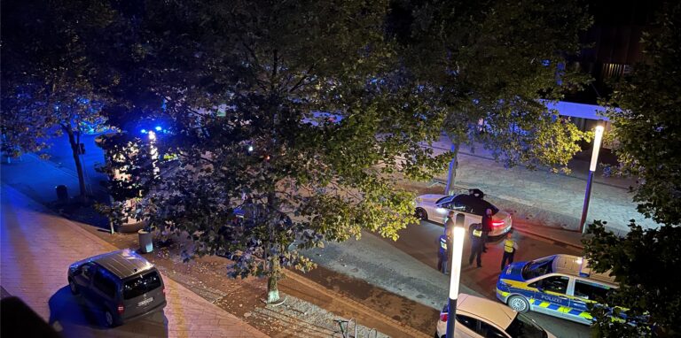 Polizeikräfte sind am frühen Samstagmorgen (10.9.) zu einem Einsatz in der Innenstadt gerufen worden.