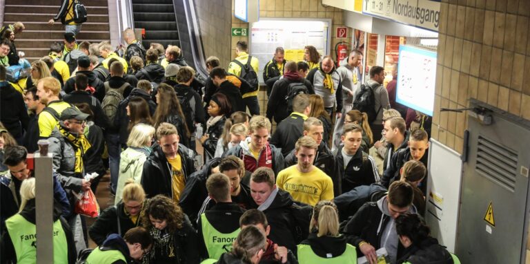 DSW21 richtet getrennte Wege für Fußballfans des Revierderbys ein.