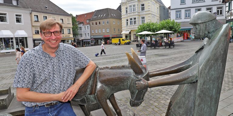 Der Bundestagsabgeordnete Michael Sacher (Bündnis 90/Die Grünen) hört mit der Politik in Unna auf. Er gibt Ratsmandat und Vize-Bürgermeisteramt ab, um sich ganz auf seine Arbeit im Bundestag zu konzentrieren.