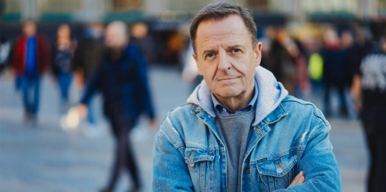 Kinder- und Jugendpsychotherapeut Dr. Christian Lüdke beantwortet uns regelmäßig Fragen rund um das Thema Familie und Erziehung.