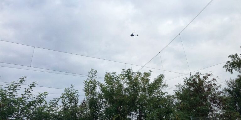 Dieser Hubschrauber kreiste am Donnerstag (15.9.) über dem Bahnhof Schwerte. Warum?