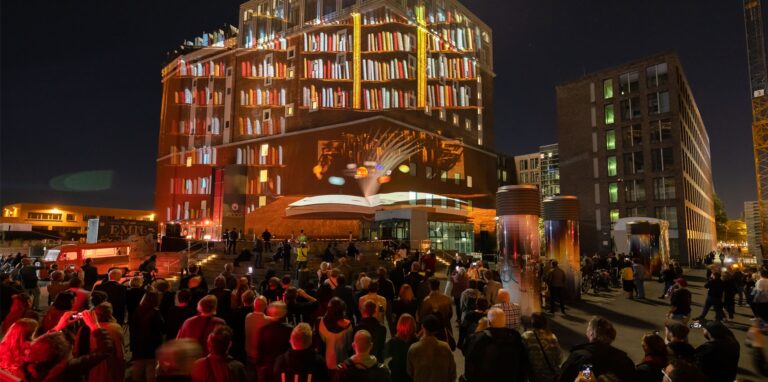 Ein Fest für die Augen: Das Dortmunder U dient als Ort für ein spektakuläres 3D-Videomapping.