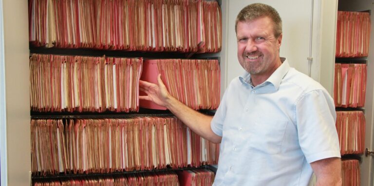 Bernd Kasischke berichtete im Ausschuss für Schule, Sport, Kultur und Städtepartnerschaften über bevorstehende Arbeiten in den Schulen.