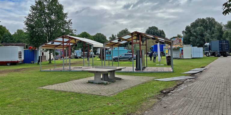 Abbau Fliegenkirmes Fröndenberg nach Abbruch Himmelmannpark