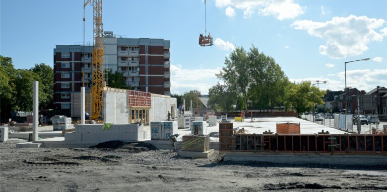 An der Borker Straße haben die Bauarbeiten für die neue Aldi-Filiale begonnen.