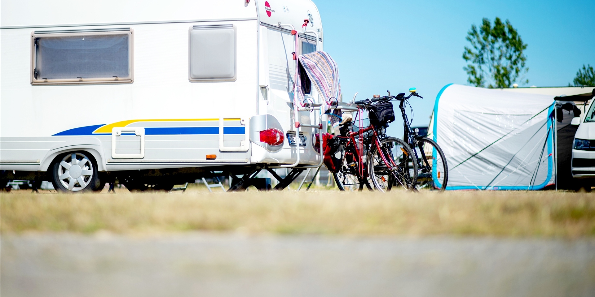 Um in Ruhe vor und nach der Reise alles ein- und wieder auszuladen zu können, planen Urlauber besser mehr Zeit ein. Vor allem sollte auf das Gewicht geachtet werden. Die Polizei bietet dazu am Samstag eine Aktion an.