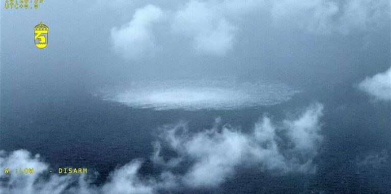 Das Nord Stream 1-Gasleck in der Ostsee, fotografiert aus einem Flugzeug der schwedischen Küstenwache.