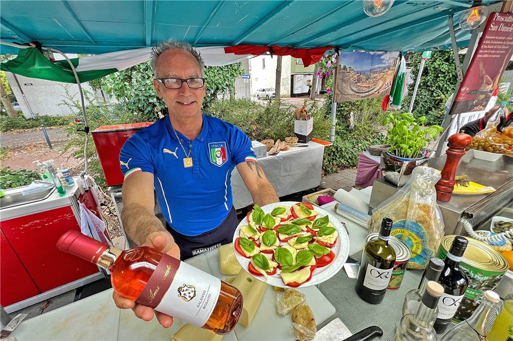 Impressionen vom Streetfood-Markt in Holzwickede am 8. September 2022. Antipasti von Gaetano Luciano Pisano
