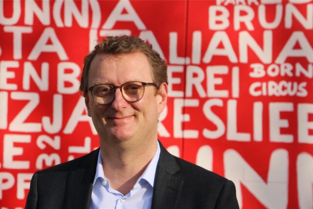 Oliver Kaczmarek am Samstag vor der Stadthalle Unna. Bei der Bundestagsdelegiertenkonferenz für den Wahlkreis 144 war er einziger Kandidat. Mit guten 97 Prozent der Stimmen nimmt der SPD-Bundestagsabgeordnete das Vertrauen aus dem Wahlkreis nun mit nach Berlin.
