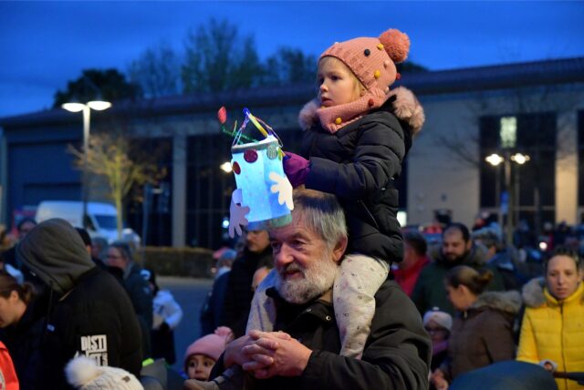 Es war eine wahre Freude, anzusehen, wie sich Kinder und Erwachsene gemeinsam über den Martinszug in Selm freuten.