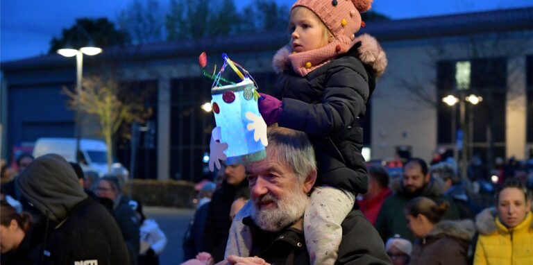 Es war eine wahre Freude, anzusehen, wie sich Kinder und Erwachsene gemeinsam über den Martinszug in Selm freuten.