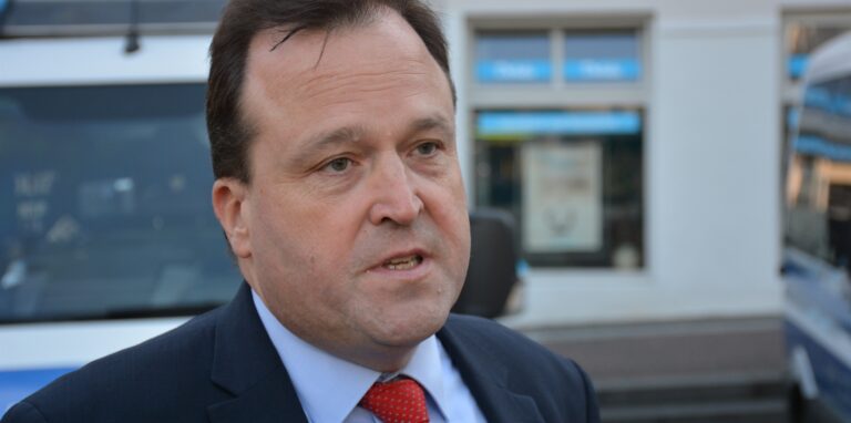 Ordnungsdezernent Norbert Dahmen (hier ein Archivbild) nennt Details zu künftigen Bodycam-Einsätzen im Dortmunder Ordnungsamt.