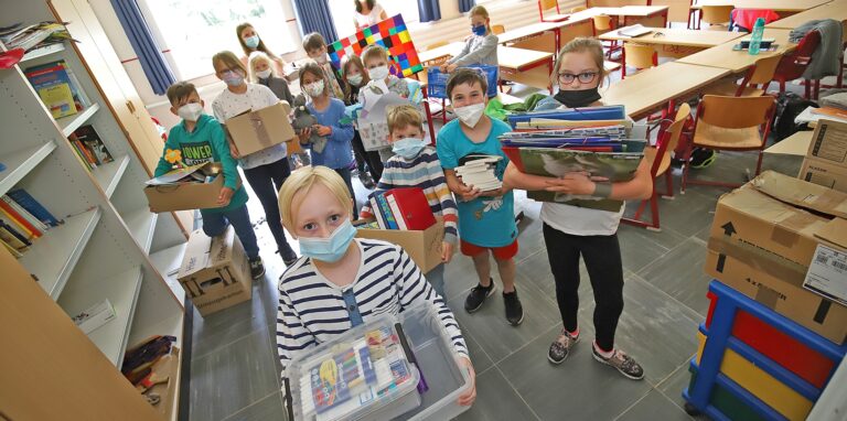 Platzprobleme: 2021 zogen Kinder aus der Grundschule Hemmerde um in Raumcontainer.