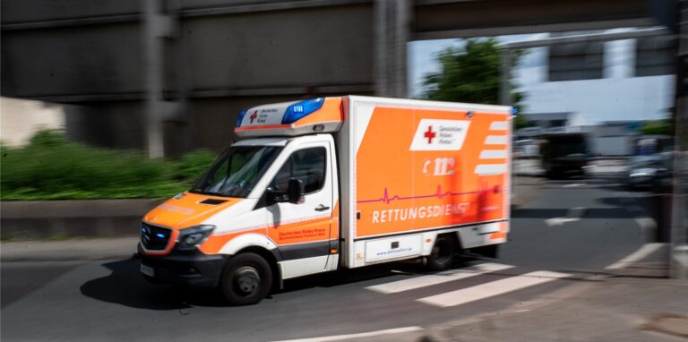 Der Rettungsdienst rückte aus: Ein Unfall an einer Kreuzung in Scharnhorst sorgte für seinen Einsatz