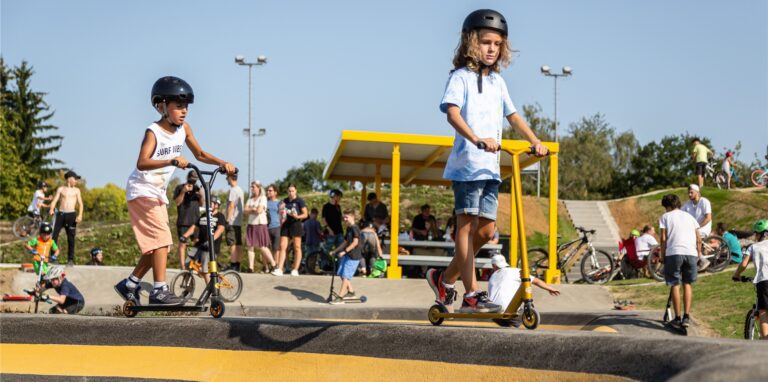 Eine Rollsport-Anlage steht bei Kindern und Jugendlichen in Lünen hoch im Kurs – vor allem eine Scooter-Bowl.
