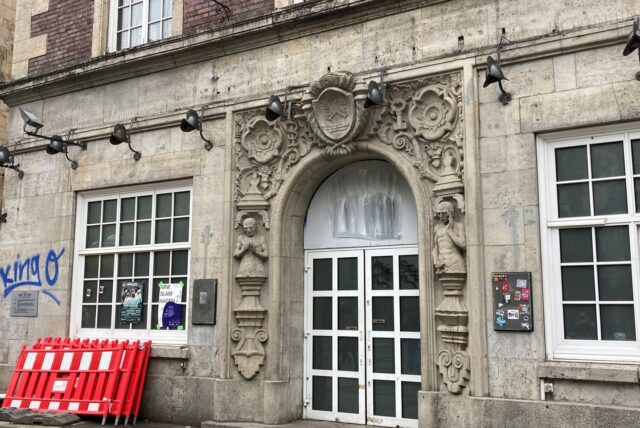 Der lange Leerstand hat am Haus „Zum Ritter“ Spuren hinterlassen.