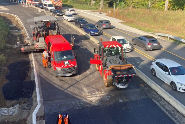 Asphaltier-Arbeiten an der B236 auf Höhe des Freischütz in Schwerte