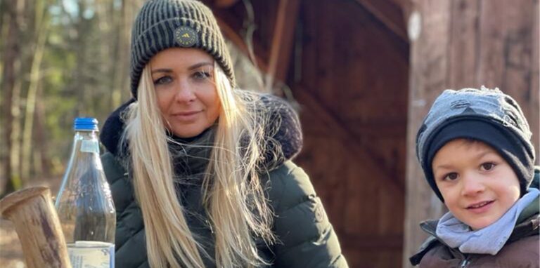 Fitness-Expertin Magdalena Litwicka gemeinsam mit ihrem sechsjährigen Sohn.