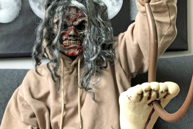 Sieht er nicht entzückend aus? Zu Halloween oder bei Vollmond sind meine Kinder besonders hübsch. Und sie können einfach alles tragen.