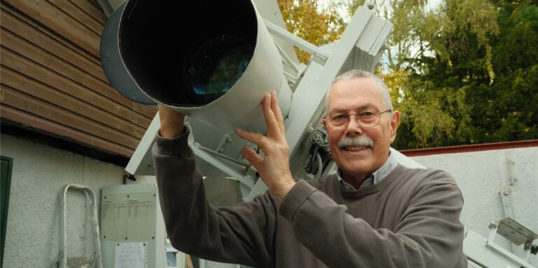 Thomas Wassmuth vom Astronomischen Verein Dortmund lädt ein, am Dienstag (25.10.) die Sonnenfinsternis von der Sternwarte im Westfalenpark aus zu beobachten.