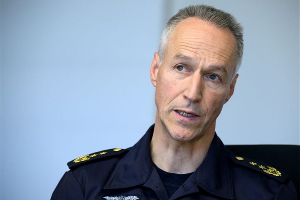 Olaf Lindner ist der Präsident der Bundespolizeidirektion 11.