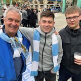 Fans von Manchester City vor dem Champions League-Spiel am 25. Oktober auf dem Alten Markt in Dortmund.
