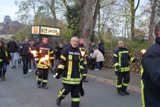 Auch die Freiwilige Feuerwehr unterstützt den Martinszug in Bork wieder.