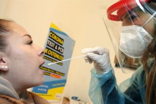 Zahlreiche Corona-Tests in Dortmund fallen derzeit positiv aus.