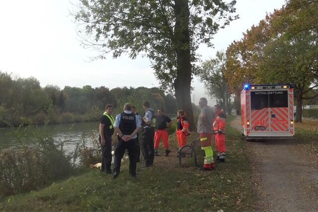 Rettungseinsatz am Kanal: Für den Mann kam aber jede Hilfe zu spät.