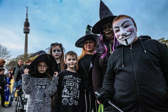 Viele der Besucher und Besucherinnen waren an Halloween verkleidet in den Westfalenpark gekommen.