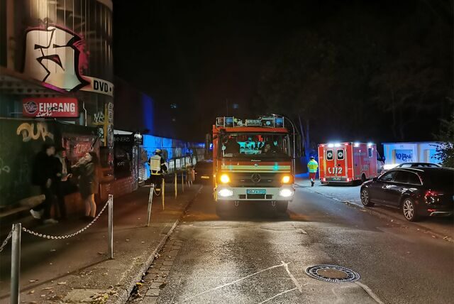 Ein mutmaßlicher Halloween-Streich hat am Montagabend (31.10.) Polizei und Feuerwehr auf den Plan gerufen.