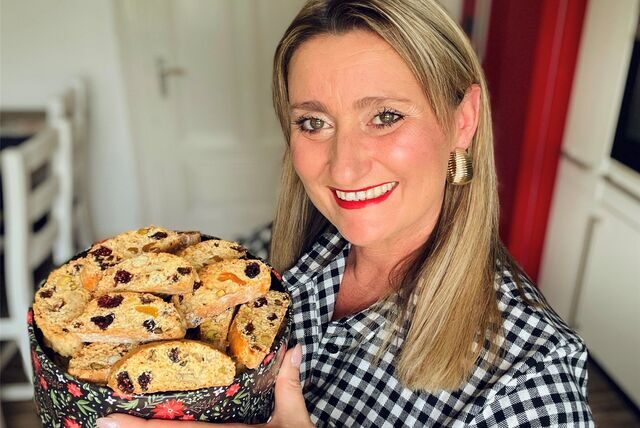 Backbloggerin Angela Küntzle mit Cantuccini