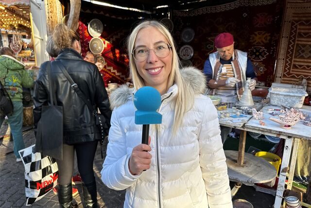 Maren Carle führt über den Hansemarkt in Dortmund.