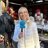 Maren Carle führt über den Hansemarkt in Dortmund.