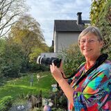 Ingrid Martini aus Schwerte mit ihrer Kamera