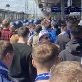 Zahlreiche VfL-Bochum-Fans am Dortmunder Hauptbahnhof